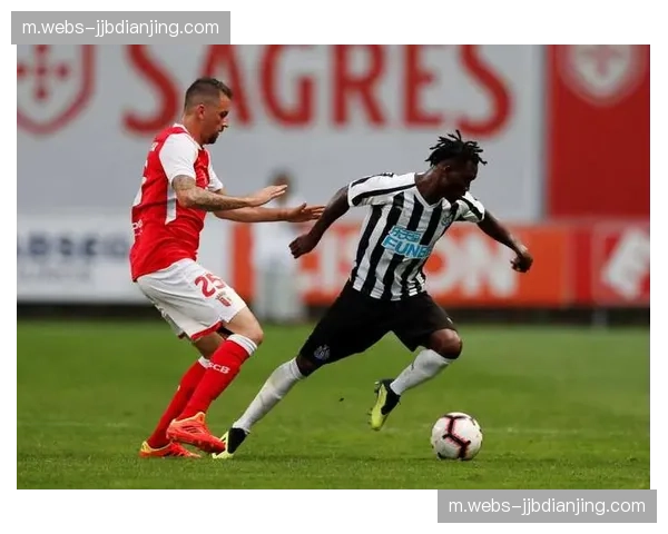 尼斯反击战术利用空间漏洞 防守专注度维持比赛平衡